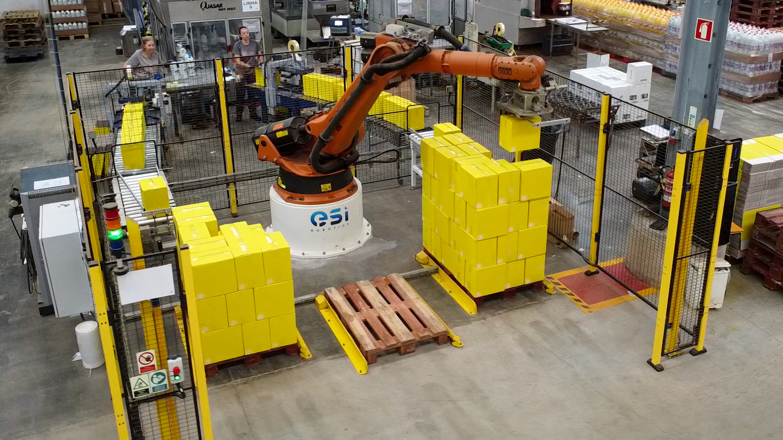 Automação Eficiente da Paletização de Caixas: Um Caso de Estudo ESI Robotics 0