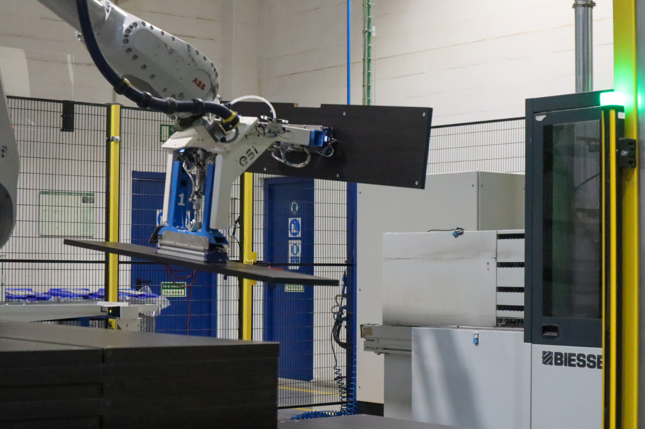 Solução Robotizada para Operações CNC 4