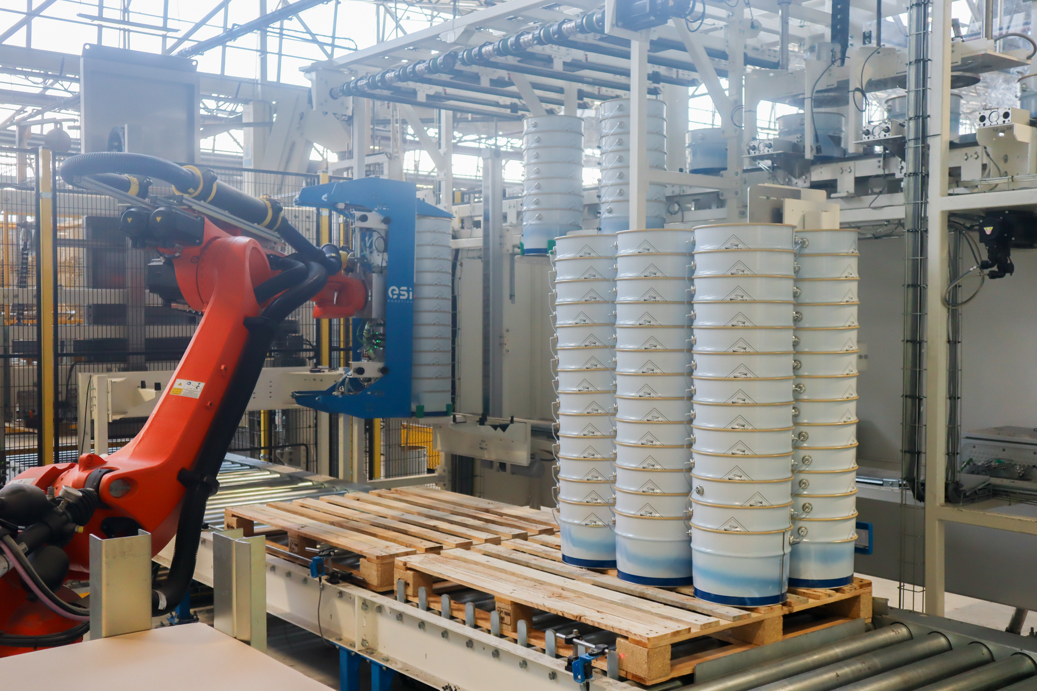 Célula Robotizada para Paletização de Baldes: Case Study ESI 1