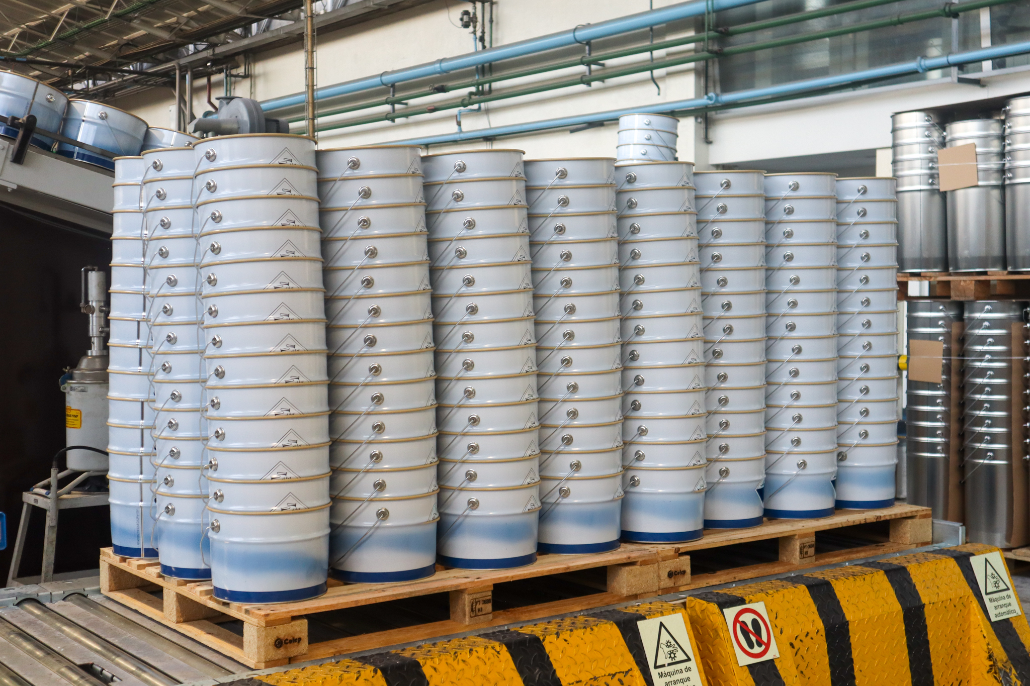 Célula Robotizada para Paletização de Baldes: Case Study ESI 2