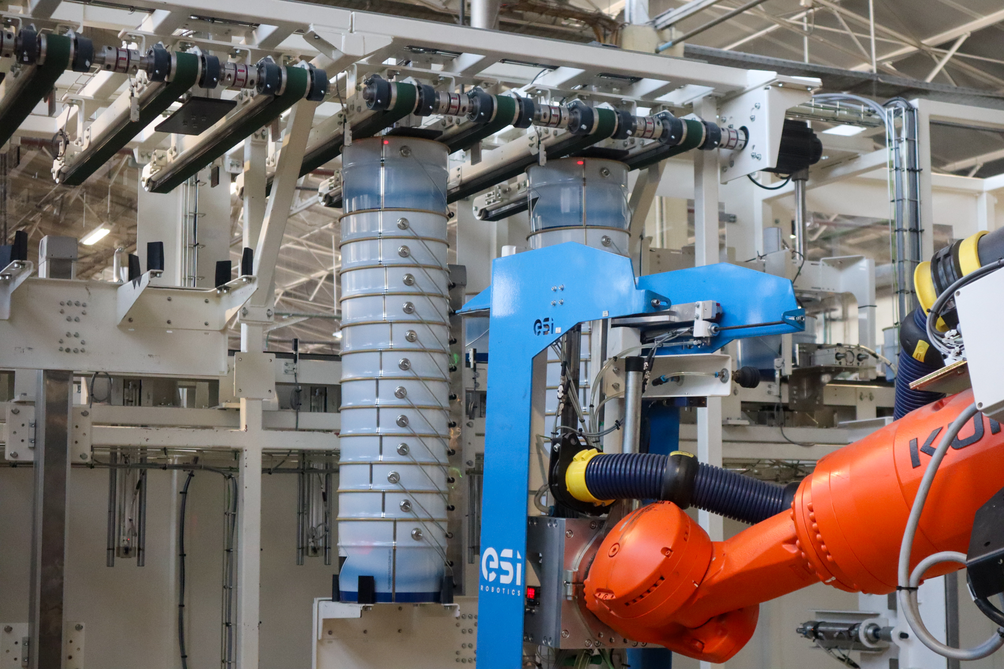 Célula Robotizada para Paletização de Baldes: Case Study ESI 10